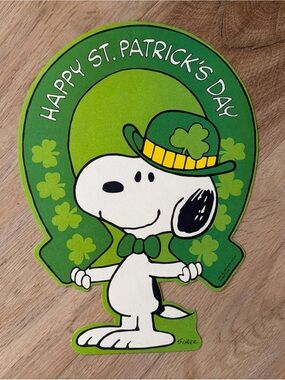 Vintage Hallmark Peanuts Snoopy St. Patrick's Day Press-Out Decorations EUC